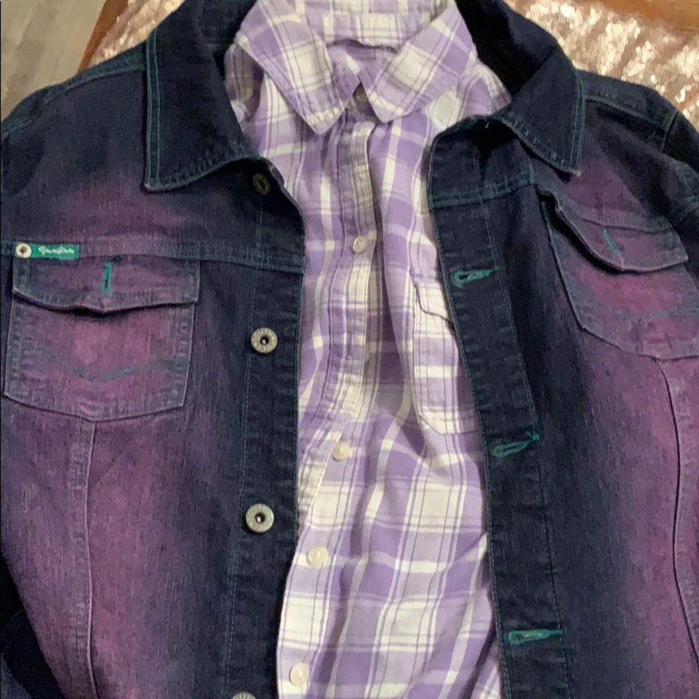 Jean jacket and flannel.